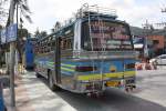 Mercedes-Bus mit der Nr. 1814-013 der Linie Phuket-Patong am 05.Juni 2011 in der Endstelle in der Taweewong Road von Patong.