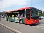 RBS-Bus am Flughafen Stuttgart macht Pause und fhrt dann anschlieend weiter nach Tbingen