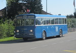 Historischer VBZ-Bus Nr. 324 (FBW/Tüscher, Baujahr 1954) auf der 21. Oldtimerausfahrt, kurz nach dem Start beim Bahnhof Rickenbach-Attikon am 7.5.2016.