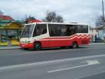 Ein kleiner bus auf MB Basis im ZOB Jelenia Gora (Hirschberg) am 22/04/10.