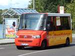 VW Kutsenits von Busunternehmen Manfred Scholz aus Deutschland in Stralsund am 26.08.2018