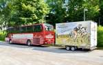 MAN Lion`s Couch Reisebus mit Fahrrad Anhänger für Rad-Tour Reisen in Bad Tölz am 28.06.15.