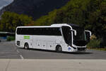 MAN Lion’s Coach, im Dienste von Flixbus, verlässt den Busbahnhof von Grenoble.