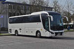 1-UHS-565, MAN Lion’s Coach, aus Belgien, steht auf dem Busparkplatz in der Stadt Luxemburg. 03.2024 