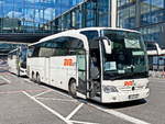 Mercedes Benz Travego M von Bus Verkehr Berlin KG auf dem Geländes des BER am 20. August 2020 beim Probebetrieb.