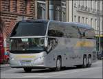 Am 19.09.2013 fuhr mir dieser Neoplan Reisebus in den Straen von Hamburg vor die Linse.