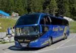 Während die Reisegruppe mit der Schwebebahn zum Säntis hoch ist, gönnen sich der Neoplan Cityliner Bus und sein Fahrer eine längere Ruhepause.  14.09.2012 