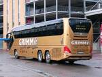 Neoplan Tourliner von Grimm Reisen aus Deutschland im Stadthafen Sassnitz am 05.11.2021