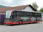 In Nidau ist ein Reisebus der Firma Heizmann Setra S 315 GL  L:H 490 am warten auf Reisegste am 03.05.2009
