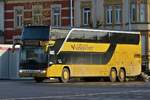 VV 2099, Setra S 431 DT, von Voyages Vandivinit, macht eine kurze Pause auf dem Busparplatz in der Stadt Luxemburg. 01.2021