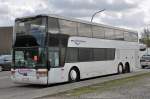 Van Hool  Schrottreisebus , illegal ohne Kennzeichen in Heimerzheim abgestellt.