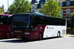 EW 1002, VanHool T 915, von Emile Weber, macht eine kurze Pause auf dem Bus Parkplatz in der Stadt Luxemburg. 27.07.2018
