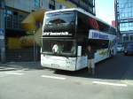 Diese Foto zeigt einen Reisebus der Marke VAN HOL. Die Aufnahme habe ich am 16.07.2010 in Saarbrcken gemacht.
