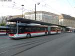 St.Gallerbus Nr. 287 (MAN Lion's City GL A23) am 15.4.2011 beim Bhf. St.Gallen. Eigentlich sind die Auto- und Trolleybus Einstze bei der VBSG strikt getrennt, doch whrend den diversen Messen kann es halt dochmal vorkommen, dass ein Autobus auf einer Trolleylinie, in diesem Fall auf der Linie 5, eingesetzt wird.