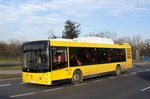 Serbien / Stadtbus Belgrad / City Bus Beograd: MAZ-203 (Minski Awtomobilny Sawod) bzw. Erdgasbus MAZ-BIK 203 CNG - Wagen 713 der GSP Belgrad, aufgenommen im Januar 2016 in der Nähe der Haltestelle  Bulevar Nikole Tesle  in Belgrad.