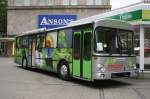 Diesen Bus von Hunau Reisen konnte ich am 6 Juli 2009 in Essen auf dem Willy Brand Platz aufnehmen.
Der Wagen wurde fr Austellungen umgebaut und macht Werbung frs Sauerland.