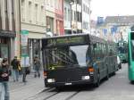 MB O 405 GN 2, in Basel  Schnppli - Bus  genannt. Bus Nr. 733 in schwarzem Look an der Haltestelle Rheingasse wrend der Basel World.