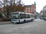 Mercedes-Benz O 405 N (Niederflur-Stadtversion) als Schulbus an der Haltestelle Holstentorplatz.