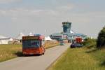 Im Sommer 2006 bot die Sylter Verkehrsgesellschaft eine Buslinie zum Terminal 1 des Flughafens der Insel Sylt.