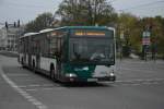 Am 25.10.2014 fährt P-AV 962 (Mercedes Benz O530) Richtung Potsdam Hauptbahnhof. Aufgenommen am Landtag.
