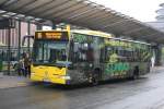 EVAG 4016 (E VG 4016) macht Werbung fr Holz Conrad.
Hier steht der Bus mit der Linie 185 an HBF Oberhausen.
2.5.2010