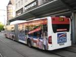 Hier ist ein Citaro Gelenkbus mit neuer Werbung fr die Europa Gallerie zu sehen.Das Foto habe ich am 01.10.2010 in Saarbrcken gemacht.