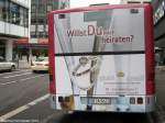 Ein Citaro Bus von der Firma Baron Reisen macht Werbung fr Trauringe.