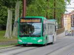 Graz. Wagen 110 fuhr am 20.05.2020 auf der Linie 39, hier am Kaiser-Josef-Platz in unterwegs Richtung Urnenfriedhof.
