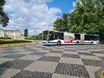 Hier steht der Wagen 159 der Ruhrtalbus vor dem Schloss in Brühl.