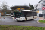 Ein Neoplan Centroliner der Firma Jobs Reisen verlässt als Linie 196 den Busbahnhof von Püttlingen Saar.