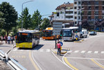 Im Vordergrund ist ein SOLARIS Urbino der SASA unterwegs auf der Bozner Stadtbuslinie 5 (Stazione/Bahnhof - Firmian).