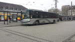 Hier steht der KA VK 716 der VBK bereit zur Abfahrt auf der Buslinie 50 nach Oberreut über Bulach bereit. Gesichtet am 10.03.2018 am Hauptbahnhof in Karlsruhe.