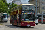 MAN gut besetzter Sightseeing Bus in den Straßen von Wien unterwegs. 06.2023
