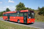 Bus Rheinland-Pfalz: Mercedes-Benz O 407 (KH-RH 789) der Rudolf Herz GmbH & Co. KG, aufgenommen im September 2021 in der Nähe von Sienhachenbach, einer Ortsgemeinde im Landkreis Birkenfeld.
