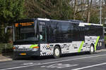 HU 3008, Setra S 416 LE, von Sales Lenz, (ehemals Voyages Huberty) steht an der Bushaltestelle in der Stadt Luxemburg. 03.2024