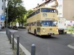Hist. Busverkehr in Berlin-Tegel, hier am 13. 9. 2008 unterwegs nach Wittenau, Kirche