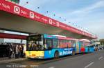 Wagen 4015 (MAN NG313 / MAN GN03) mit seiner neuen Werbung fr Porta Mbel auf der Linie 109 am Flughafen Tegel.