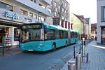 VGF/ICB Solaris Urbino 18 Wagen 385 am 17.11.18 in Bad Vilbel auf der Linie 30