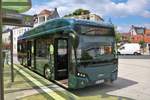 Ein VDL Citea SLF-120 Elektrobus wird gerade in Hanau von der HSB getestet. Hier dieser Bus am 12.07.18 in Hanau Freiheitsplatz 