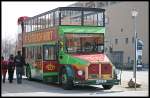 Ein Reko-Doppeldecker der Fa. Kaiser-Tour fr Stadtrundfahrten. Dieser Bus wurde weitgehendst nach originalen Plnen in Bayern nachgebaut (Potsdam 08.04.2010)
