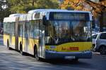 B-V 4222 unterwegs am 08.11.2014 auf der Linie M45. Aufgenommen wurde ein Solaris Urbino 18, Berlin Zoologischer Garten.
