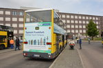  50 Jahre Busse auf der Kantstraße , so hieß es zur Traditionsfahrt 2016. Auch mit dabei B-W 3045 , MAN DN 95 (ND 202). Aufgenommen an der Masurenallee / 14.05.2016.
