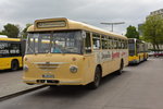  50 Jahre Busse auf der Kantstraße , so hieß es zur Traditionsfahrt 2016. Auch mit dabei B-DV 237H , Büssing E2U 62S. Aufgenommen an der Hertzalle / Berlin Zoologischer Garten.
