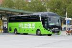 MAN Lion's Coach C - Flixbus/PL, hier bei seiner Abfahrt, mit Ziel Passau. Berlin im September 2021.