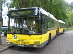 MAN Niederflurbus 2. Generation auf der Linie 124 nach Buchholz-West Aubertstrae an der Haltestelle Alt-Heiligensee.