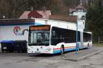 Stadtbus Eisenach: Mercedes-Benz Citaro C2 Gelenkbus der KVG Eisenach, eingesetzt im Stadtverkehr. Aufgenommen am Stadtbusbahnhof von Eisenach im Dezember 2014.