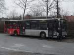 VHH 0601 (HH-UX 1678) am 10.12.2012 auf der Bus-Linie 11, Pause am U-Bahnhof Steinfurther Allee  