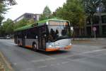 Solaris Bus der stra, nahe Braunschwweiger Platz. Man beachte mal den Auenspiegel. Aufnahme von 11.08.o9.