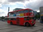 Ein ehemaliger Londoner Doppeldecker jetzt als Sightseeing-Bus in Leipzig auf dem Augustusplatz.