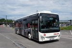 Bus Ulm: Iveco Crossway LE von Bayer-Reisen aus Ehingen / Donau, aufgenommen im Juni 2016 am Hauptbahnhof in Ulm.